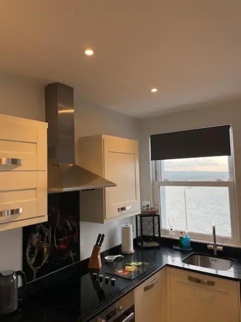 Superb 2 Bedroom Sea View Flat Scarborough Zewnętrze zdjęcie